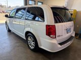 Used 2019 Dodge Grand Caravan SE image 4