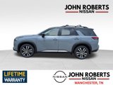 New 2025 Nissan Pathfinder Platinum image 2