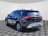 New 2025 Nissan Pathfinder SL image 3