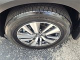 Used 2024 Nissan Pathfinder SL image 3