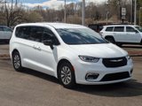 New 2025 Chrysler Pacifica Select image 3
