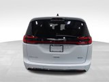 Used 2024 Chrysler Pacifica Touring-L image 4