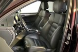 Certified 2023 Porsche Macan Turbo image 5