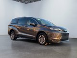 Used 2025 Toyota Sienna LE image 4