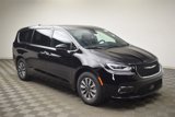 New 2025 Chrysler Pacifica Select image 3