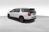 New 2025 Chevrolet Suburban Z71 image 5