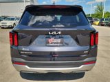New 2025 Kia Sorento S image 4
