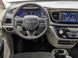 Used 2023 Chrysler Voyager LX image 4