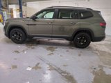New 2025 Volkswagen Atlas Peak Edition SE image 4
