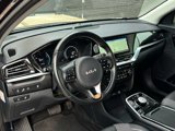 Used 2022 Kia Niro EX image 2