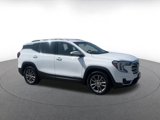 Used 2024 GMC Terrain SLT image 2
