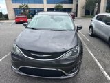 Used 2020 Chrysler Pacifica Touring image 3