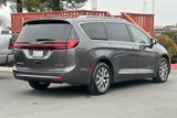 Used 2023 Chrysler Pacifica Pinnacle image 4