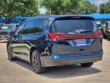 New 2025 Chrysler Pacifica Select image 4