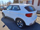 Used 2022 Hyundai Venue SEL image 2