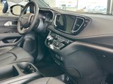 New 2025 Chrysler Pacifica Select image 5