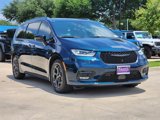 New 2025 Chrysler Pacifica Select image 3