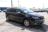 Used 2023 Chrysler Pacifica Limited image 3