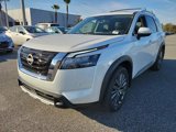New 2025 Nissan Pathfinder SL image 2