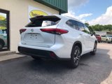 Used 2022 Toyota Highlander XLE image 5