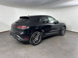 Certified 2024 Porsche Macan image 5