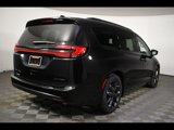 New 2025 Chrysler Pacifica Limited image 2