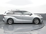 Used 2025 Toyota Sienna XLE w/ XLE Plus Package image 2