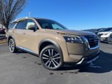 New 2025 Nissan Pathfinder Platinum image 2