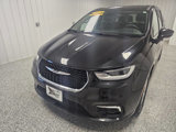 Used 2023 Chrysler Pacifica Touring-L image 4
