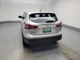 Used 2022 Nissan Rogue Sport S image 6
