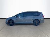 New 2025 Chrysler Pacifica Select image 4