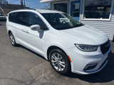 Used 2021 Chrysler Pacifica Touring image 3