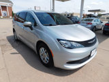 Used 2022 Chrysler Voyager LX image 3