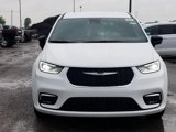 New 2025 Chrysler Pacifica Select image 2
