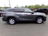 Used 2024 Toyota Highlander LE image 2