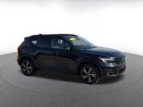 Used 2024 Volvo XC40 B5 Core image 2