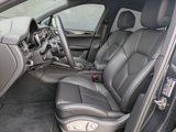 Certified 2024 Porsche Macan image 5