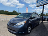 Used 2015 Toyota Sienna LE image 3