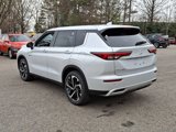 New 2025 Mitsubishi Outlander SE image 3