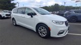 Used 2024 Chrysler Pacifica Limited image 2