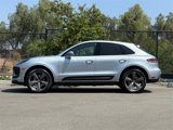 Used 2025 Porsche Macan image 2