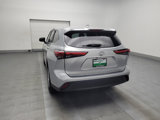 Used 2021 Toyota Highlander LE image 5