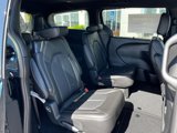 New 2025 Chrysler Pacifica Select image 5