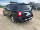 Used 2014 Chrysler Town & Country Touring image 2