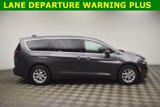 Used 2023 Chrysler Pacifica Touring-L image 3