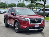 New 2025 Nissan Pathfinder Platinum image 2