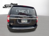 Used 2014 Chrysler Town & Country Touring image 4