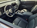 New 2025 Nissan Pathfinder SL image 3