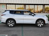 New 2025 Mitsubishi Outlander SE image 5