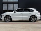 Certified 2025 Porsche Cayenne image 2